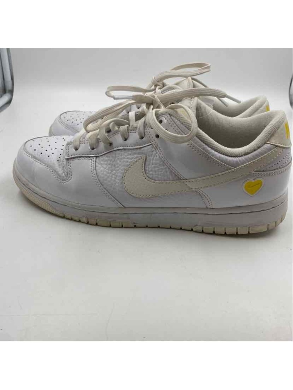 Nike Women's Shoe Size 9.5 White pebble Sneakers